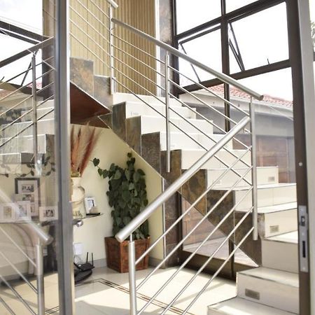 Апартаменти Lalela House Йоганнесбурґ Екстер'єр фото