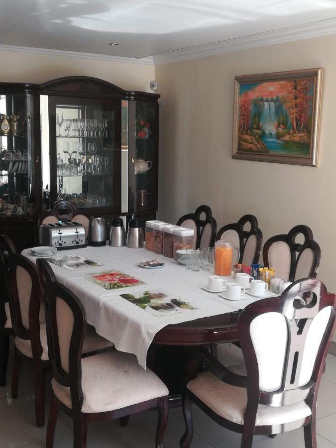 Апартаменти Lalela House Йоганнесбурґ Екстер'єр фото